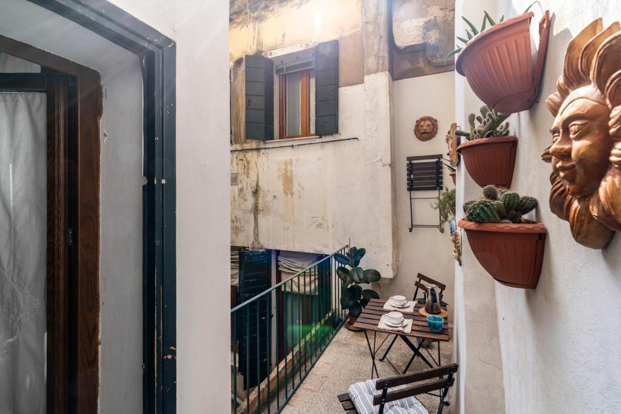 Ai Miracoli Apartment