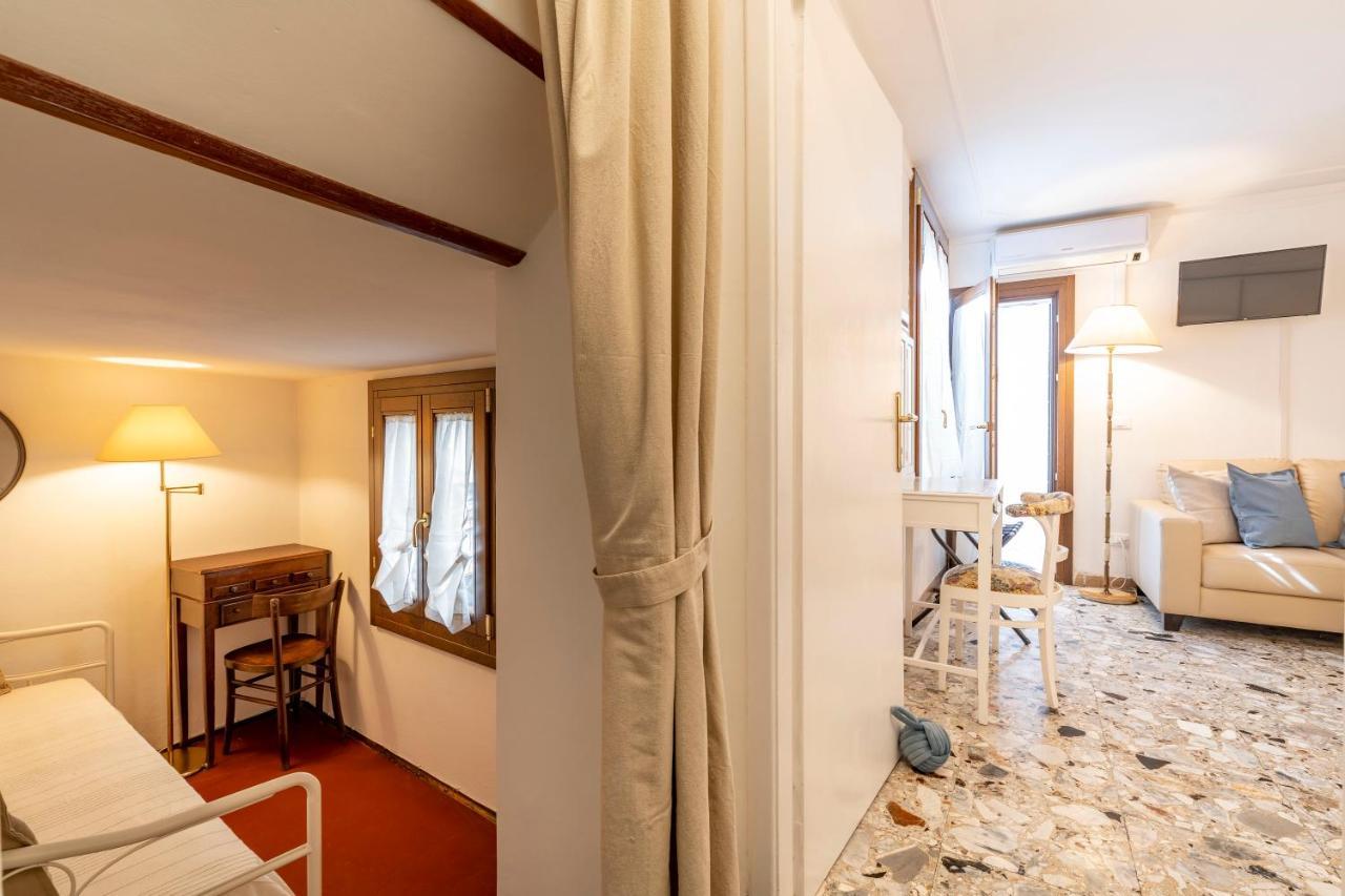 Ai Miracoli Apartment *